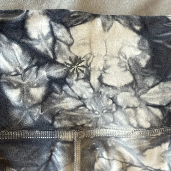 Athleta royal blue and white pattern ankle leggings size large - Picture 2 of 6